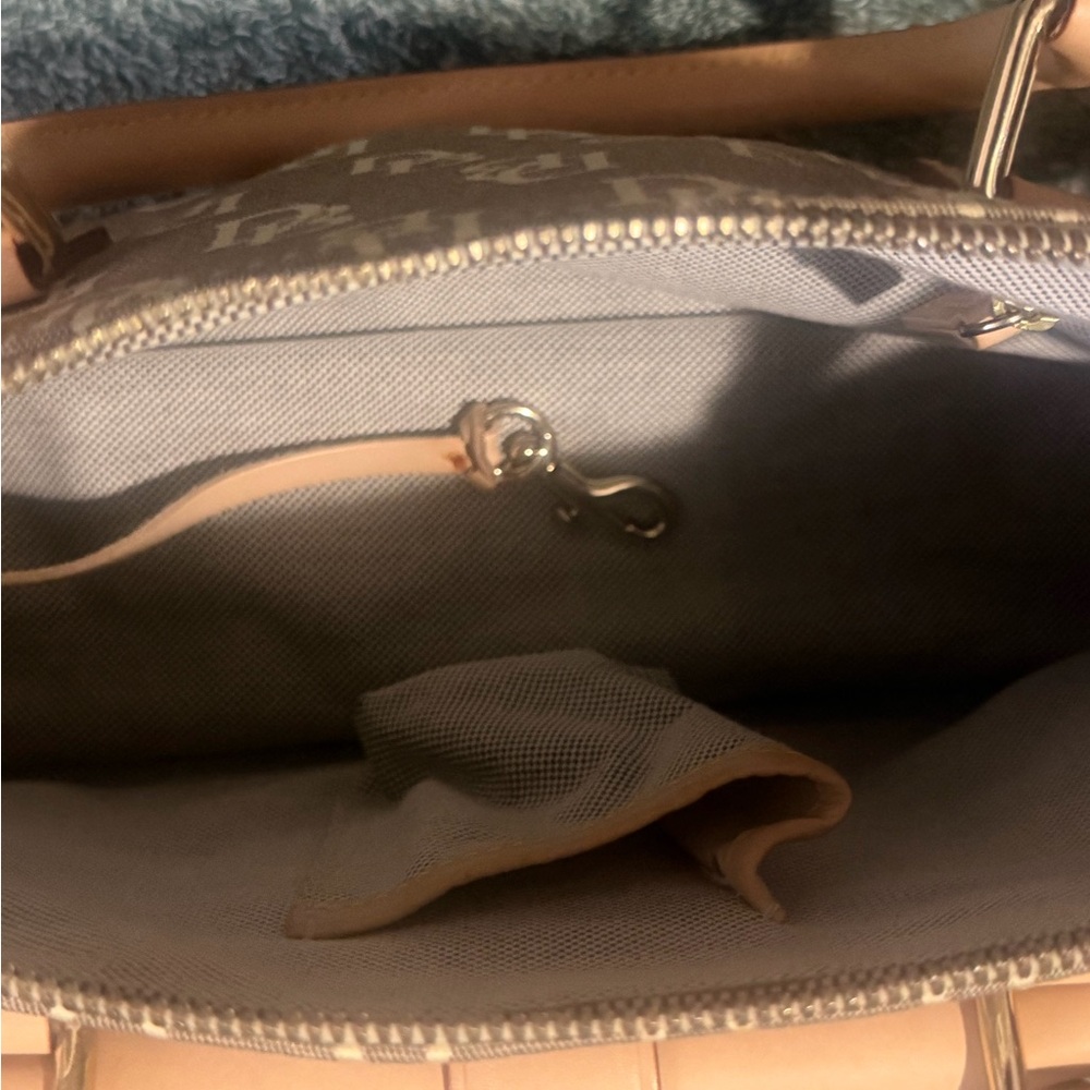 Dooney & Bourke Gray Signature Satchel with Tan Trim - Picture 4 of 10